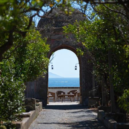 Controvento In Villa Eldorado Procida Bagian luar foto