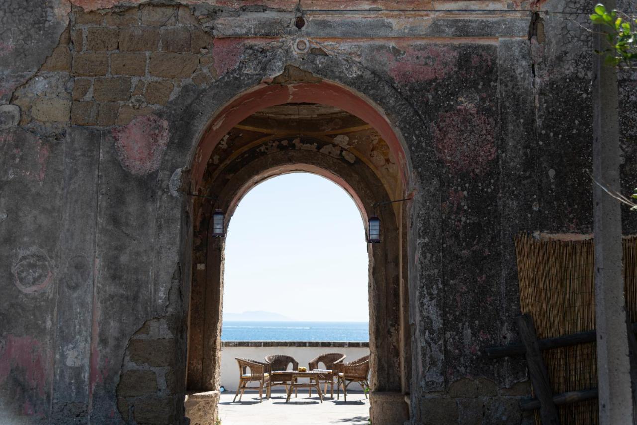 Controvento In Villa Eldorado Procida Bagian luar foto